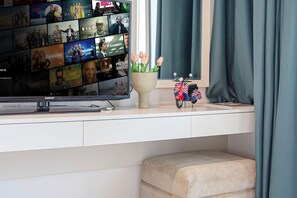 Interior - Stylish Stay at DAMAC Maison Cour Jardin Canal view (Dubai)