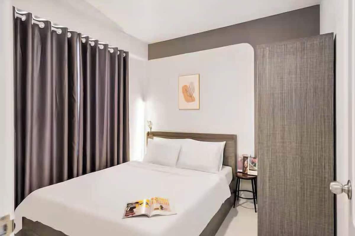 Grand Suite, 1 Bedroom, Club lounge access, City View | In-room safe, individually decorated, individually furnished, desk