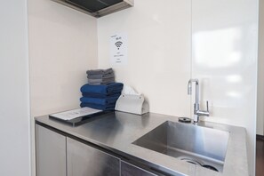 Unclassified image, 4 of 24, button - 6 min to Roppongi St! Spacious 5BR apt, 12 beds,140㎡,sleeps up to 12 guests. (Roppongi, Minato)
