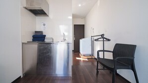 Interior - 6 min to Roppongi St! Spacious 5BR apt, 12 beds,140㎡,sleeps up to 12 guests. (Roppongi, Minato)