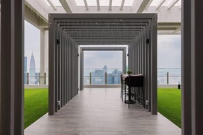 المنشأة من الداخل