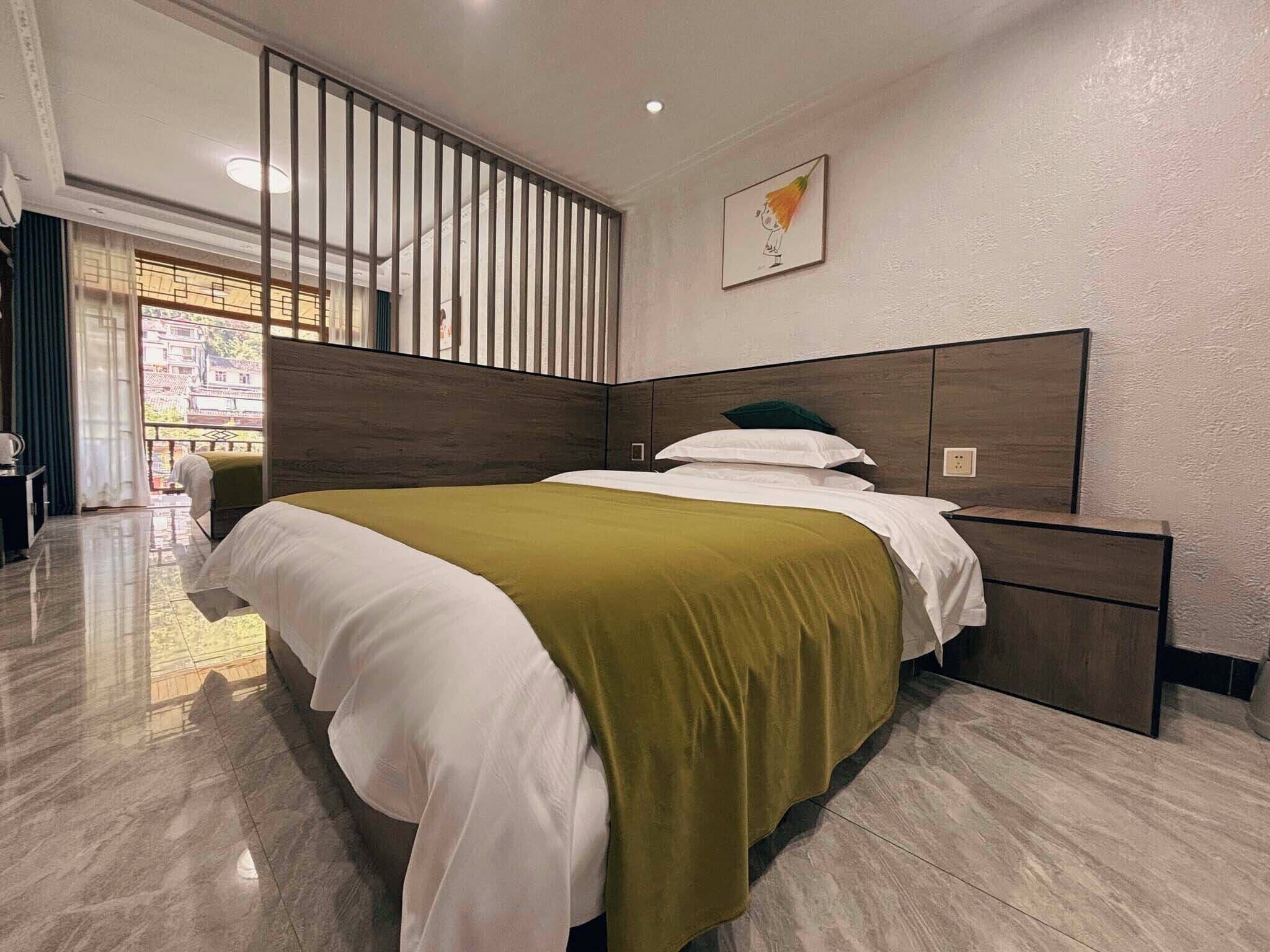 Individually decorated, desk, free WiFi