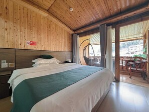 Panoramic Double Room, Balcony, River View | Individually decorated, desk, free WiFi - Fenghuang Oldtown Fuyuan Riverside Hotel (Xiangxi)