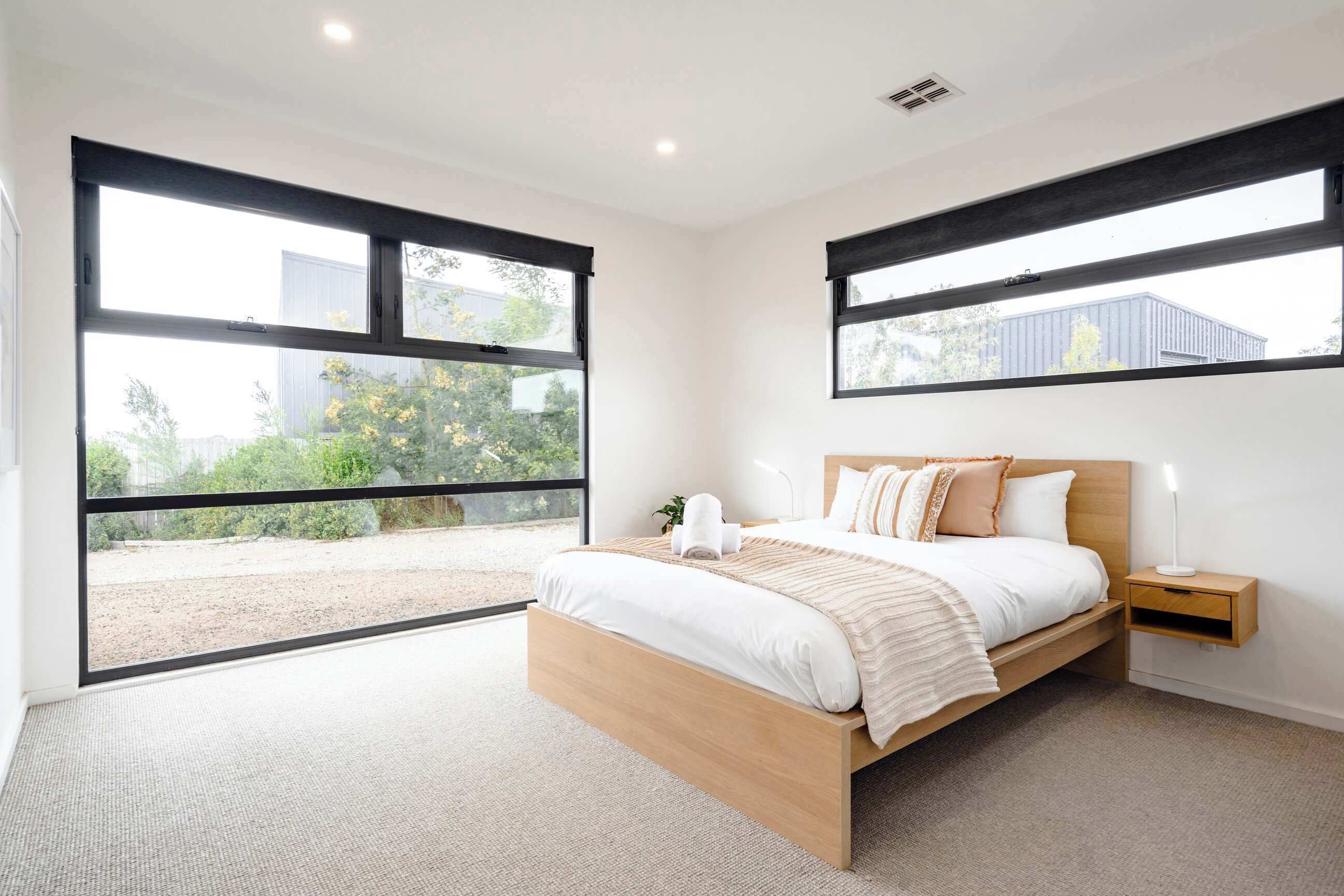 6 bedrooms, desk, iron/ironing board, WiFi