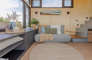 TV - Acres, Views, 6 Bdrm's inc Tiny Home Pet Friendly (Jan Juc)