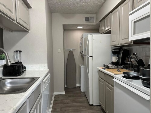 Modern&Beautiful,pool,A+ location,LongStayDiscount