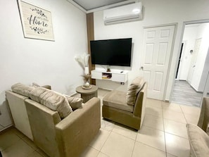 Living area - Cozy 2-bedroom house in peaceful Conacaste with AC (Conacaste)
