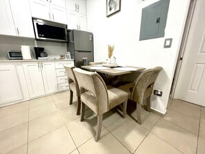 Dining - Cozy 2-bedroom house in peaceful Conacaste with AC (Conacaste)