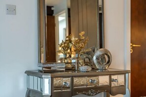 Cribs/infant beds - Marble Arch Residences (London)