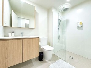 Douche, sèche-cheveux