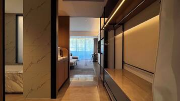 Panoramic Double Room | Individually decorated, individually furnished, desk, laptop workspace