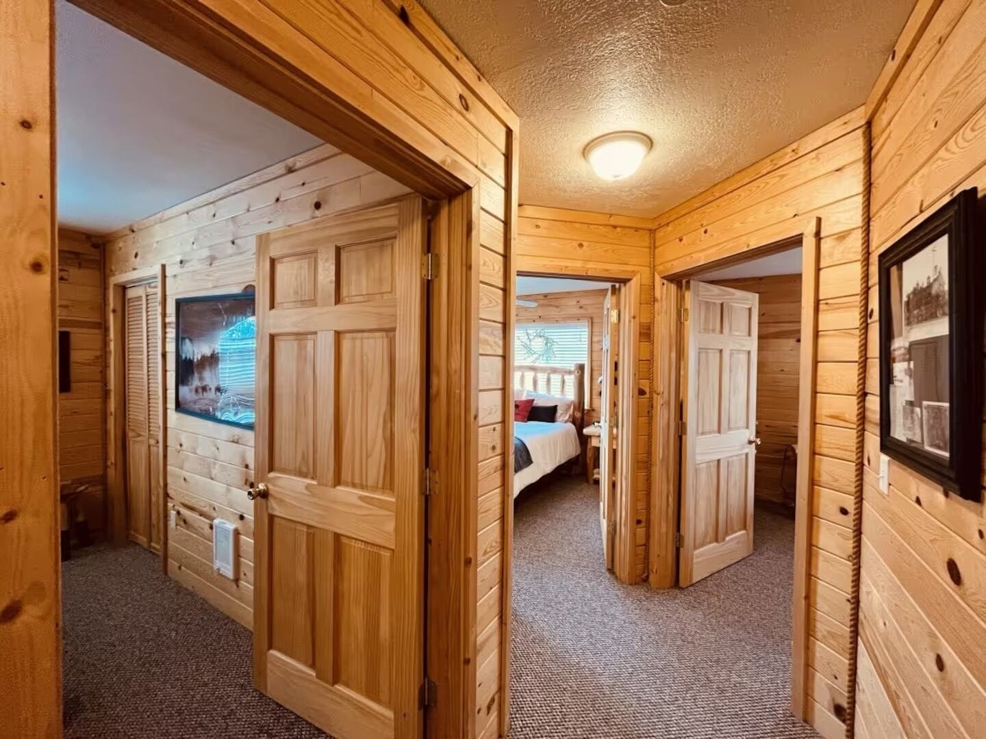 4 habitaciones, tabla de planchar con plancha, wifi y ropa de cama 