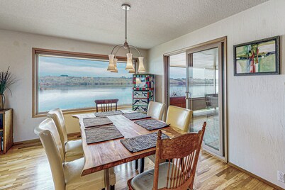 Waterfront Gem w/ Furnished Patio! Columbia Vista