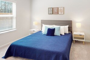 Iron/ironing board, Internet, bed sheets