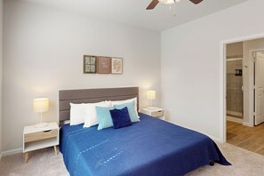 Fer et planche à repasser, draps fournis