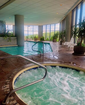 Inomhuspool och uppvärmd pool