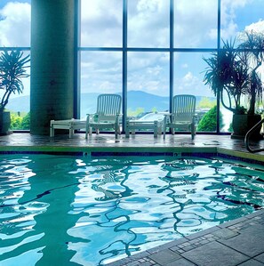 Inomhuspool och uppvärmd pool