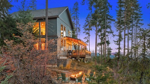 Luxury Alpine Retreat w/Sweeping Mountain Views, Sauna, Hot Tub, Cold Plunge