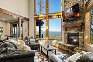 TV, fireplace - Luxury Alpine Retreat w/Sweeping Mountain Views, Sauna, Hot Tub, Cold Plunge (Cle Elum)