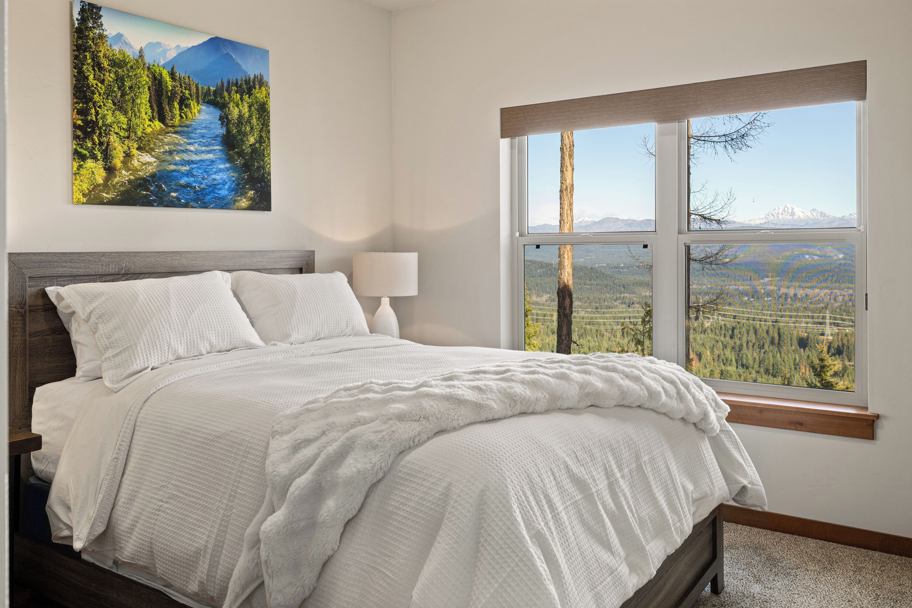 4 habitaciones, tabla de planchar con plancha, wifi y ropa de cama 