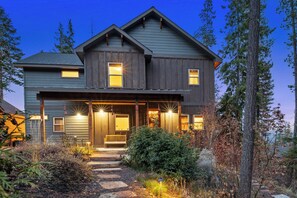 Exterior - Luxury Alpine Retreat w/Sweeping Mountain Views, Sauna, Hot Tub, Cold Plunge (Cle Elum)