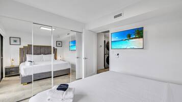 4 habitaciones, tabla de planchar con plancha, wifi y ropa de cama