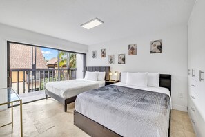 4 habitaciones, tabla de planchar con plancha, wifi y ropa de cama 