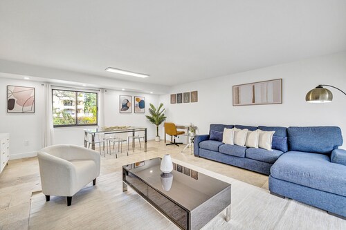 Rare Brickell Miami House - Walk to Nightlife / Dining / Shopping