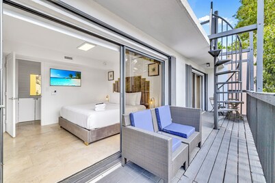 Rare Brickell Miami House - Walk to Nightlife / Dining / Shopping