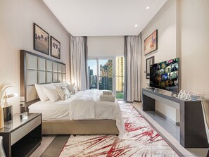 1 bedroom, iron/ironing board, WiFi, bed sheets - High-Floor Balcony Suite 8 mins DRIVE to Burj Khalifa & Dubai Mall (دبي)