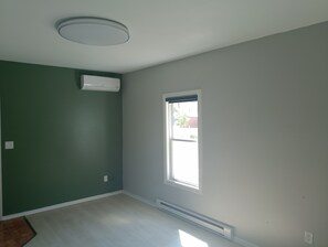Interior - Minimalist apartment ,3 mins walk to Avenir Centre Moncton (1 month or longer) (Moncton)