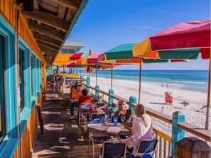 Outdoor dining - Gulf views ~ Updated unit ~ Beach access ~ Pool, Hot tub, Tennis, Pickle Ball ++ (Destin)