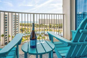 Property grounds - Gulf views ~ Updated unit ~ Beach access ~ Pool, Hot tub, Tennis, Pickle Ball ++ (Destin)