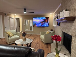 Smart TV - A&C WATERFORD COTTAGE # 3 (Victoria)