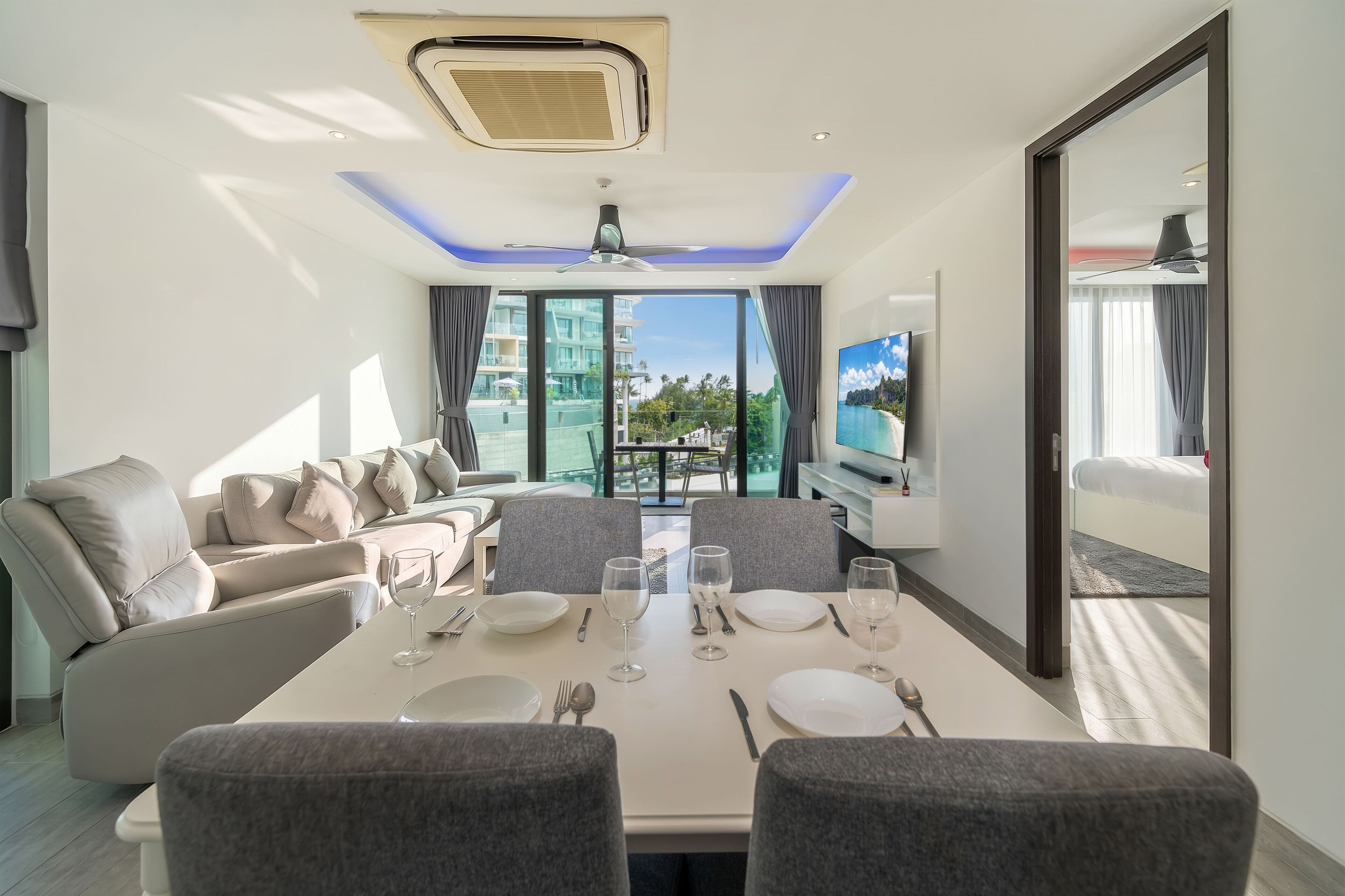 Family Apartment, Hill View | In-room dining