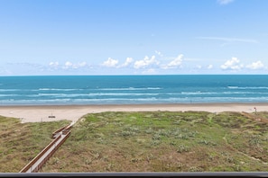 On the beach - Updated Corner 3BR w/ View: Suntide III - Unit 710 (South Padre Island)