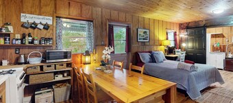 1BR Riverfront w/ Views, Canoe, Grill & Fire Pit