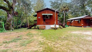 Exterior - 1BR Riverfront w/ Views, Canoe, Grill & Fire Pit (Morriston)