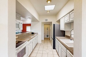 Fridge, microwave, stovetop, dishwasher - Dog-Friendly Home w/ Fenced Yard in Sierra Vista! (Sierra Vista)