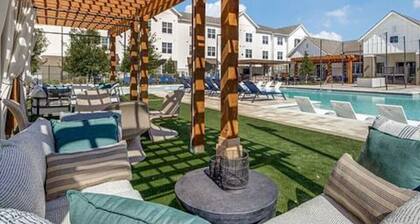 WorkerFriendly,washer/dryer, gym,pool, A+ location