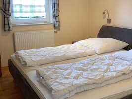 2 habitaciones y muebles diferentes