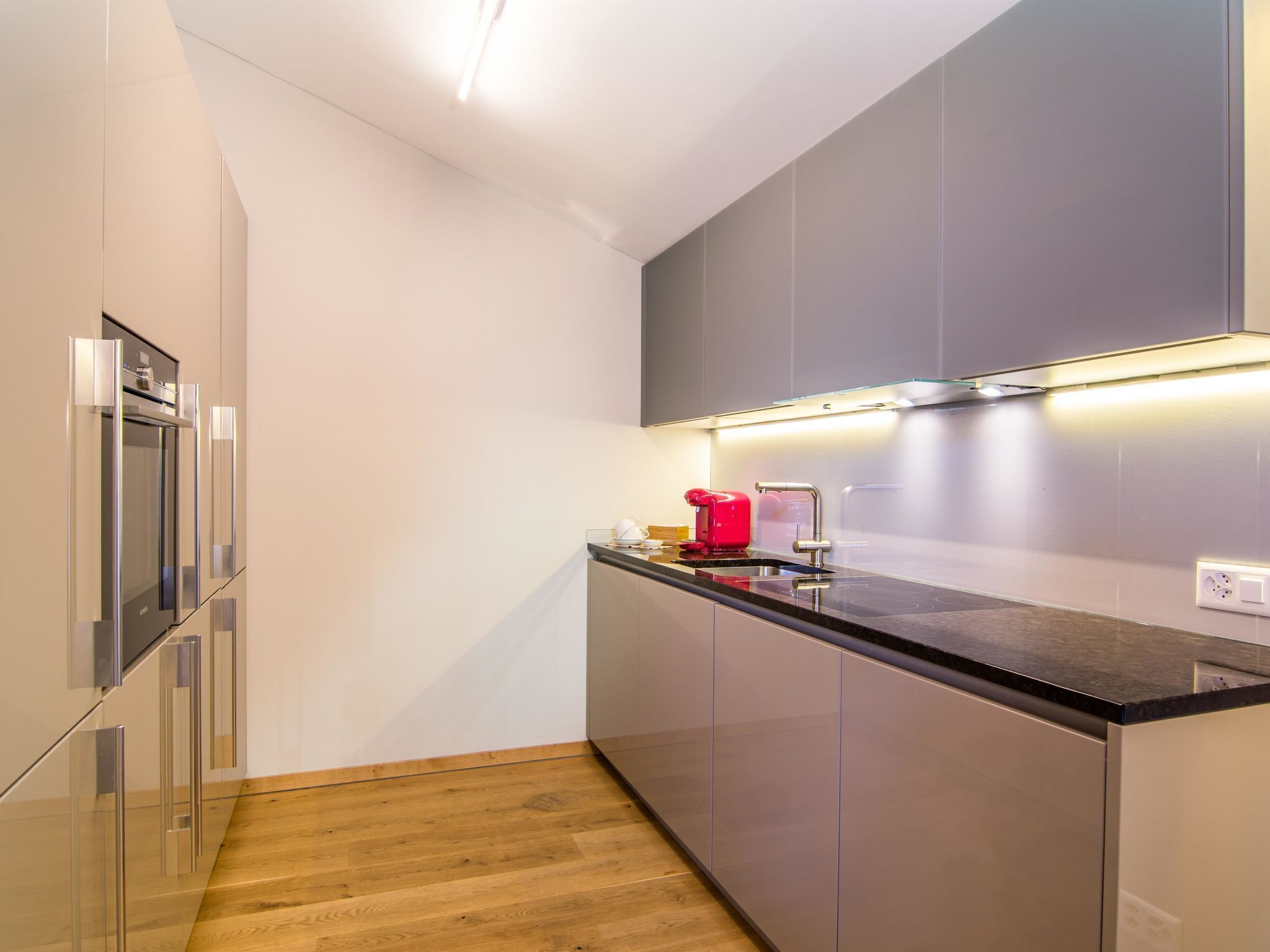 Kühlschrank, Kochgeschirr/Geschirr/Besteck