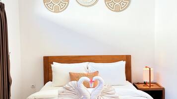 Deluxe-Villa, 2 Schlafzimmer, Poolblick | Zimmersafe, Schreibtisch, laptopgeeigneter Arbeitsplatz