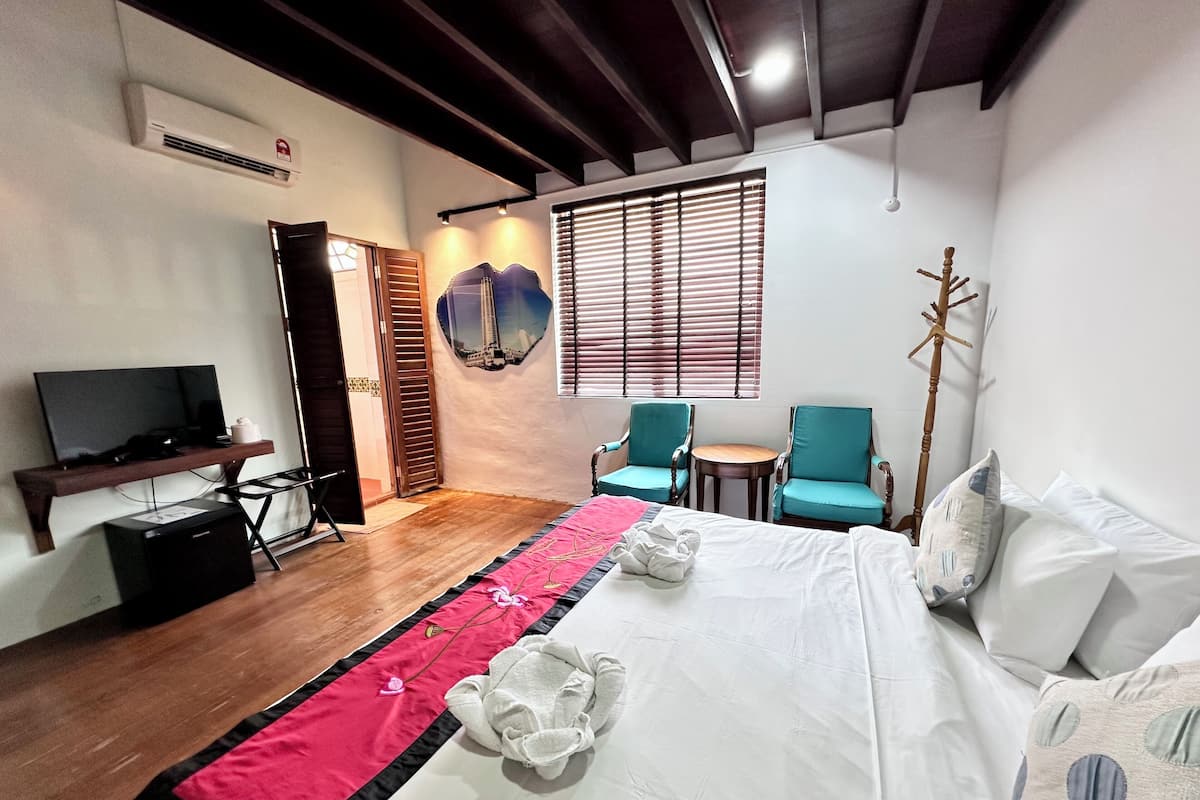 Family Room | Free WiFi