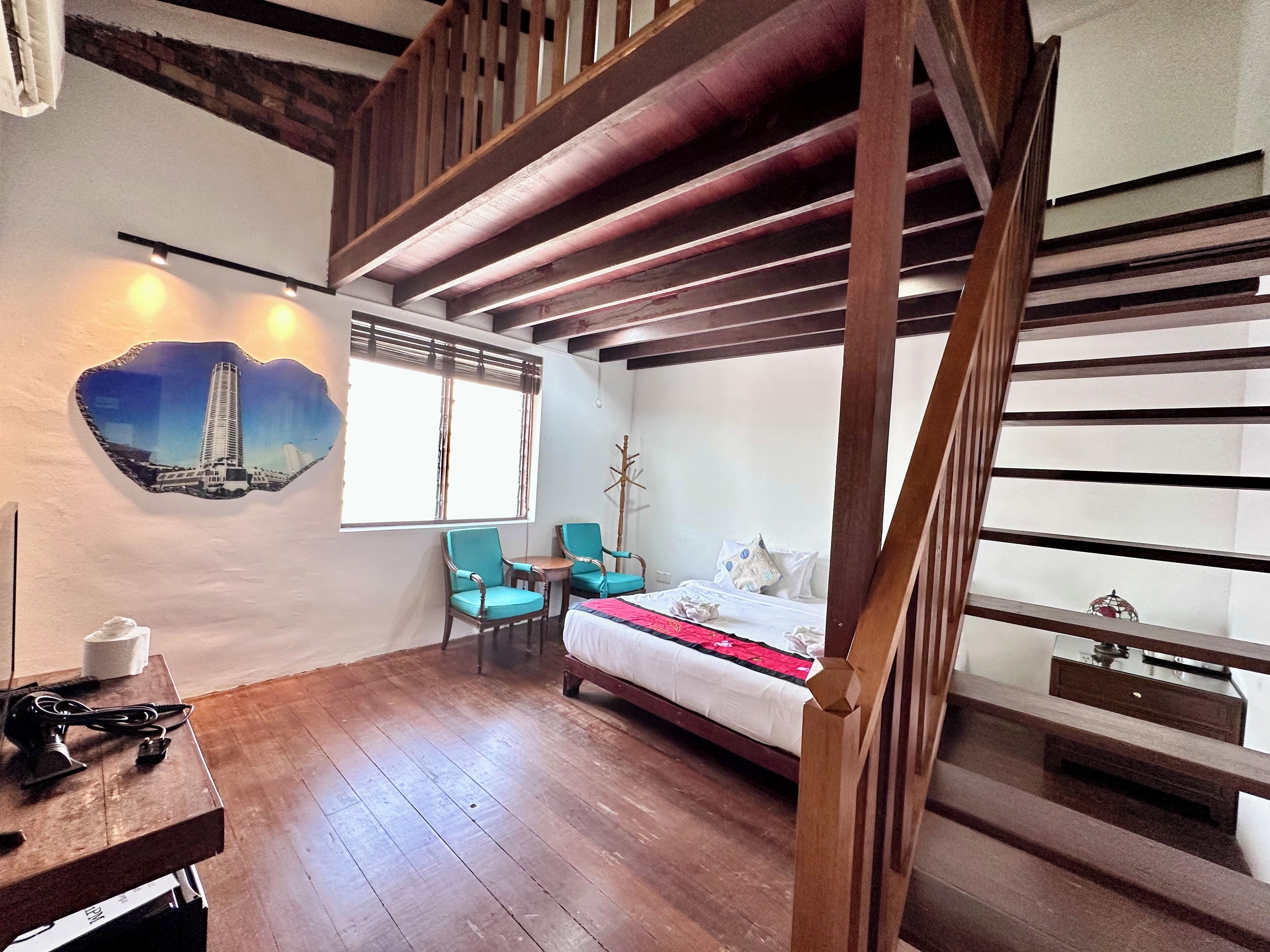 Family Room | Free WiFi