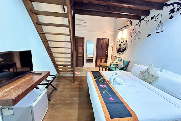 Family Room, Balcony, City View | Wi-fi percuma