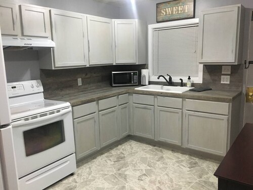 Wonderful 2-bedroom apartment with AC in adorable Scottsbluff