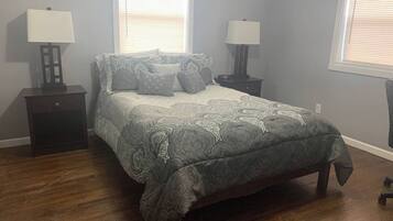 Bügeleisen/Bügelbrett, WLAN, Bettwäsche