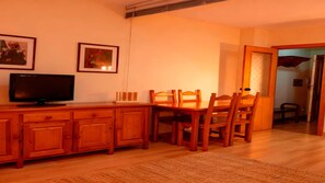 Apartment | Dining - Modern Apartment Near the Slopes (Monachil)