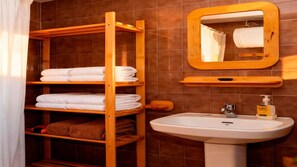 Apartment | Bathroom - Modern Apartment Near the Slopes (Monachil)